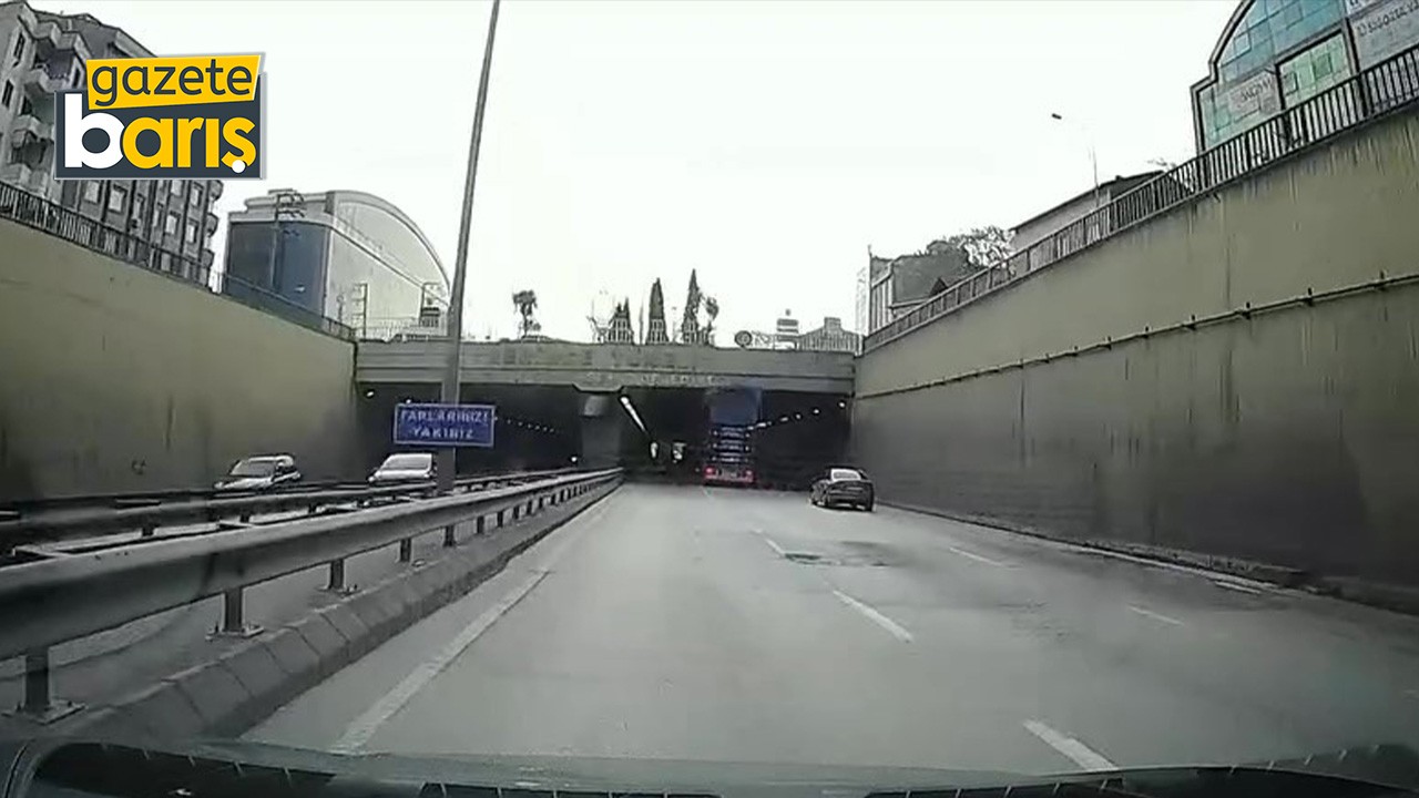 Bir garip olay: Kapağı açık unutulan kamyon tünele çarptı!