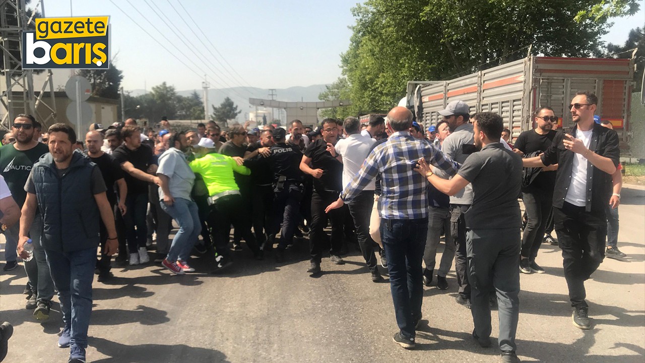 Biber gazlı müdahale: TÜPRAŞ’ta polis ve işçi burun buruna! E-5 bağlantısı kapatıldı!