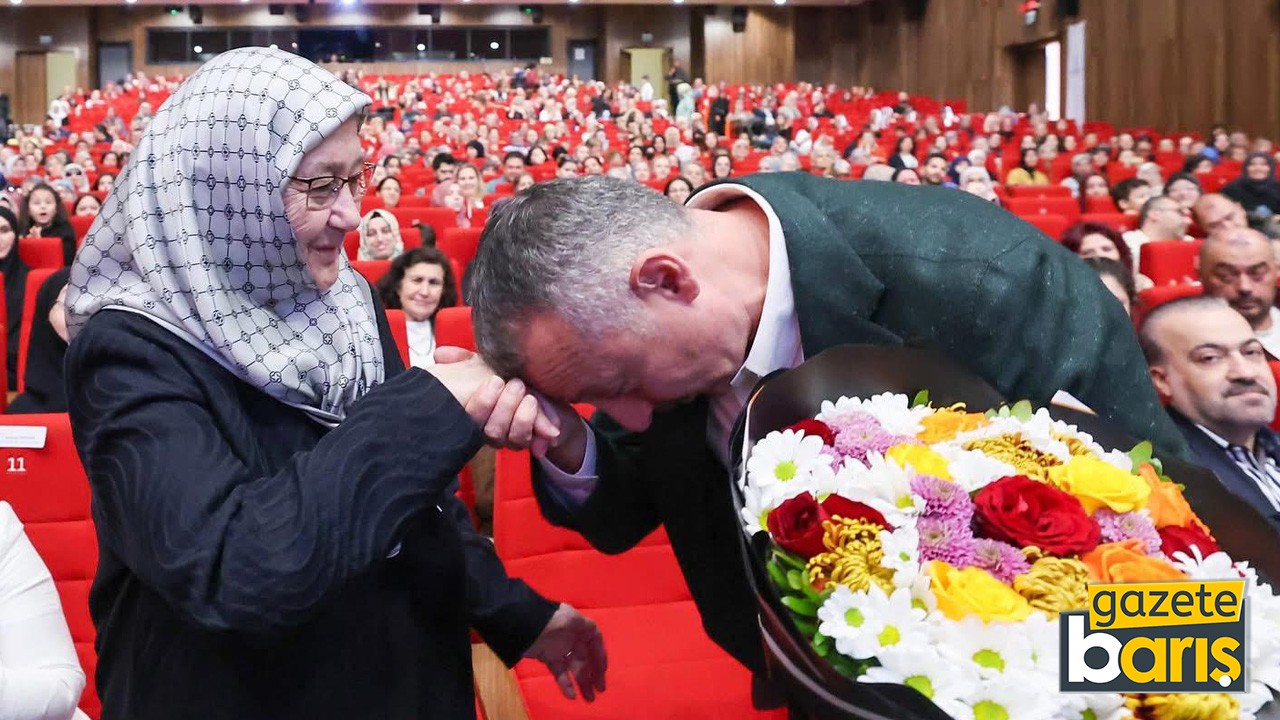 Anne Büyükakın'a duygusal kutlama