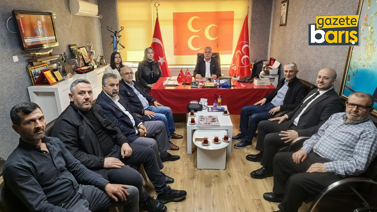Birlik fotoğrafının altından bakın ne çıktı! MHP'li yönetici AKP’li başkana ayar vermiş!