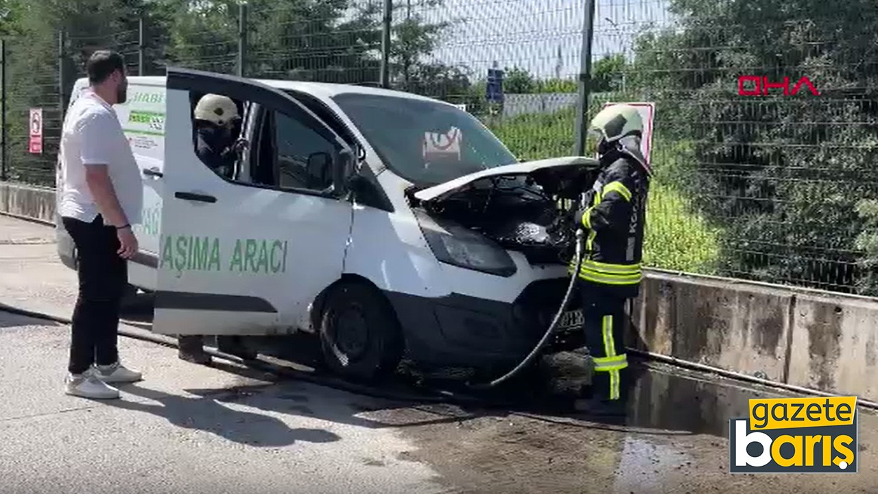 Kocaeli'de yağ yüklü minibüs yandı