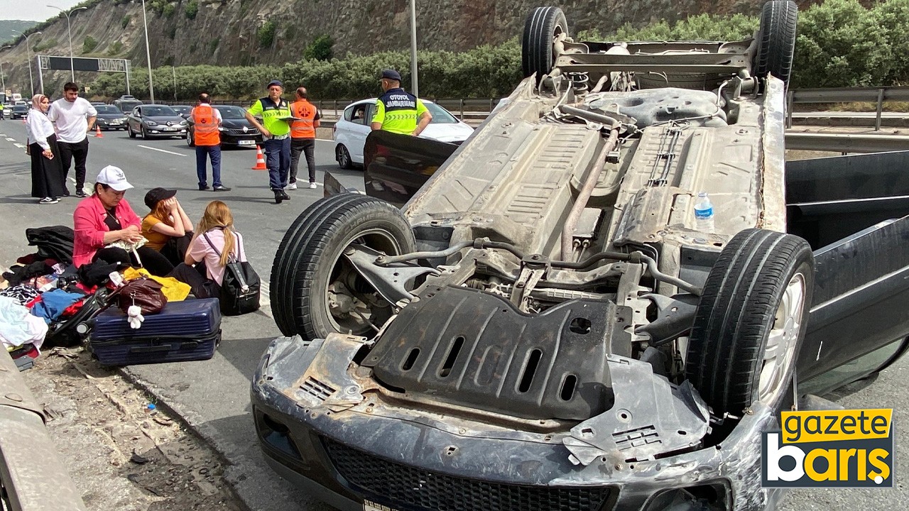 Kocaeli’de bariyere çarparak takla atan araç ters döndü: 3 yaralı