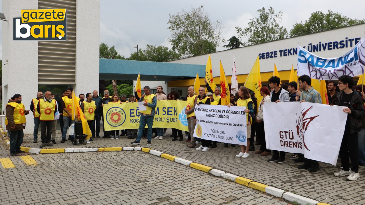 GTÜ’deki akademisyenlere soruşturma protesto edildi