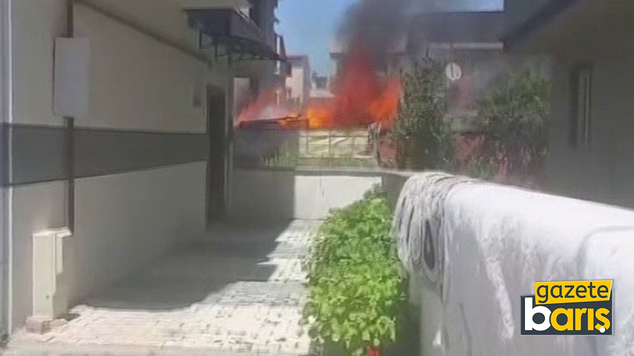 Kocaeli’de binanın kömürlüğü alev alev yandı