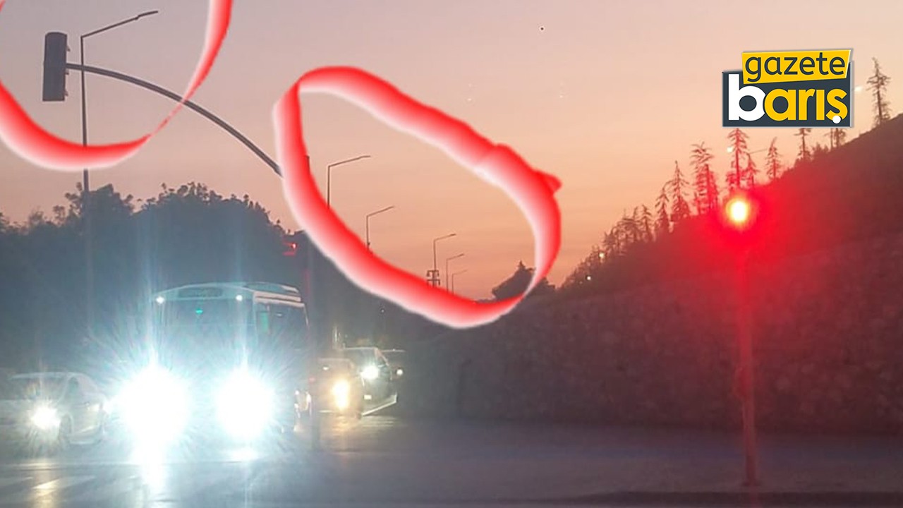 Yer: Kartepe! Çalışmıyor, trafik akışını tehlikeye atıyor!