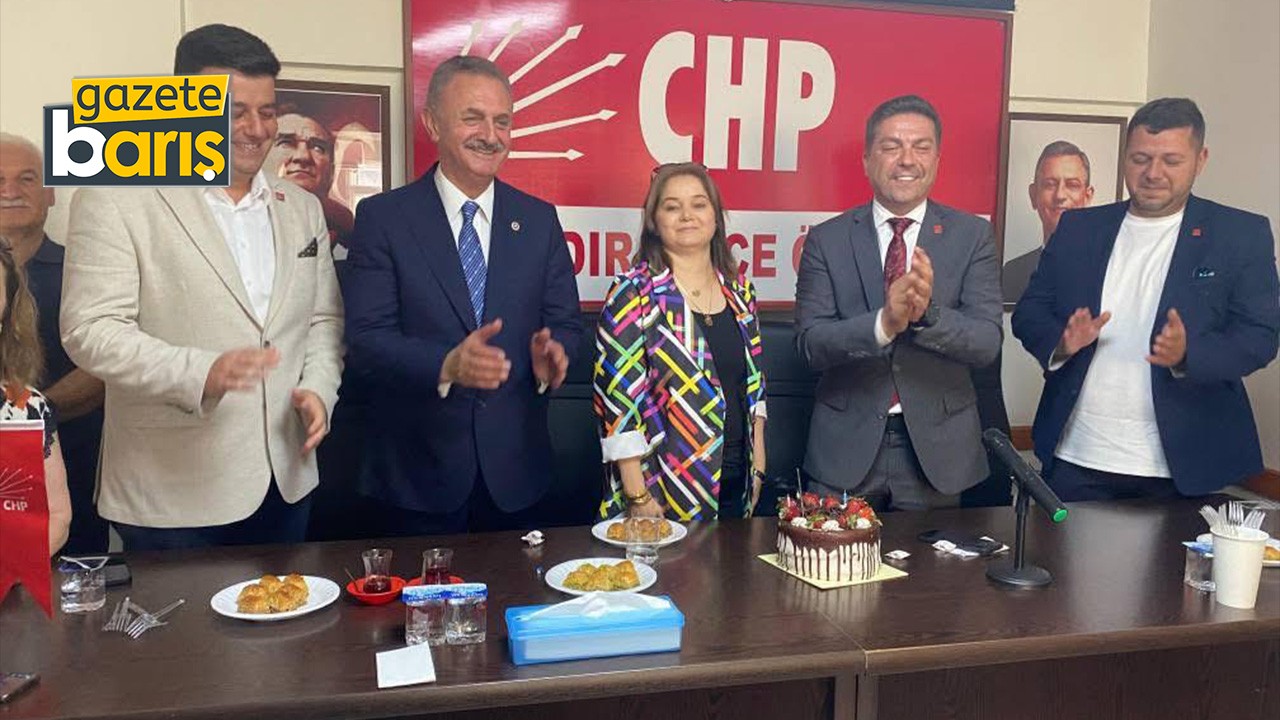 Bülent Sarı’ya bayramlaşmada doğum günü sürprizi