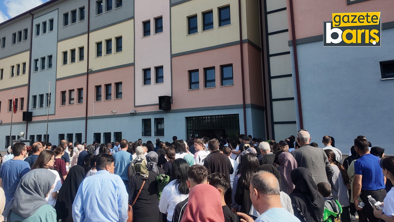 Kocaeli'de sınav heyecanı velileri de sardı