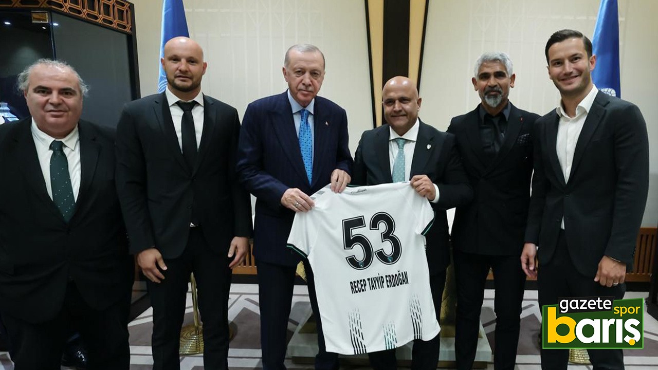 Cumhurbaşkanı Erdoğan’a, Kocaelispor forması