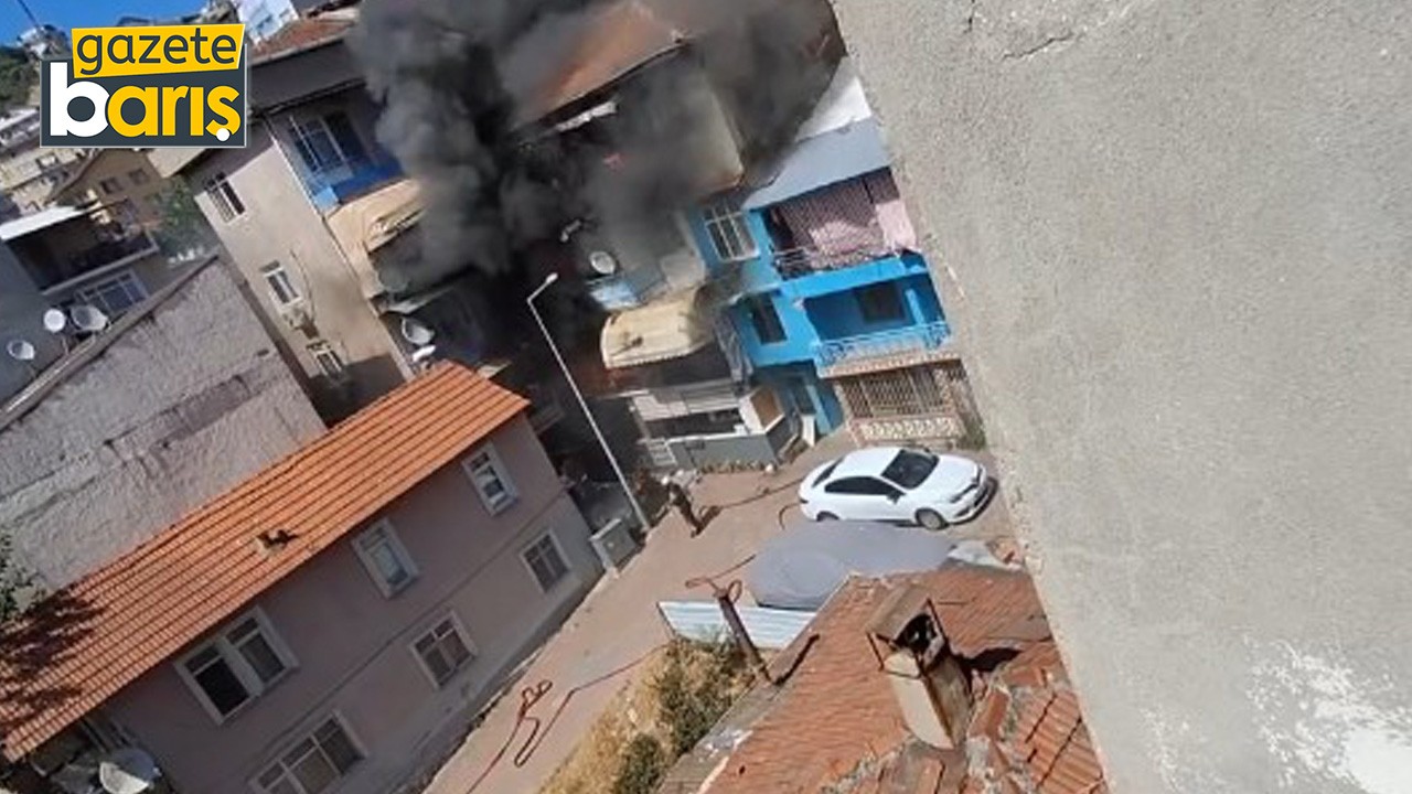İzmit’te büyük yangın! 3 kişi mahsur kaldı: 7 daire hasar gördü