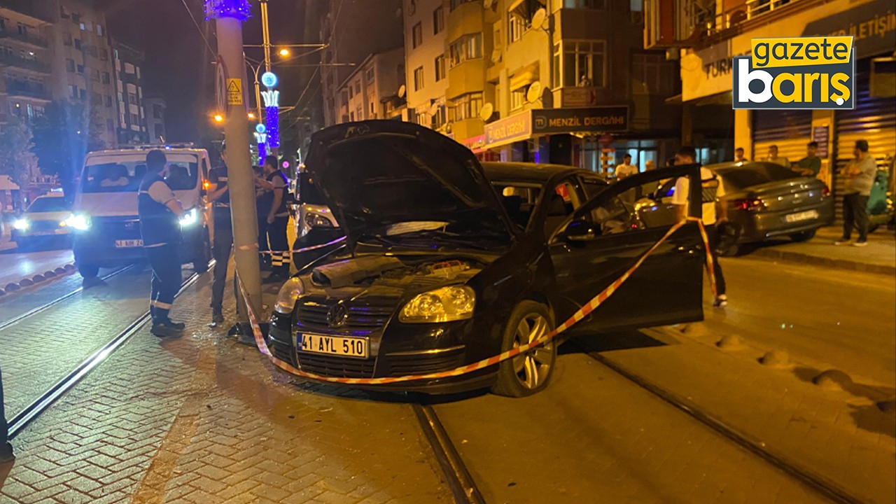 Kocaeli'de alkollü sürücü tramvay yoluna daldı, dehşet saçtı!