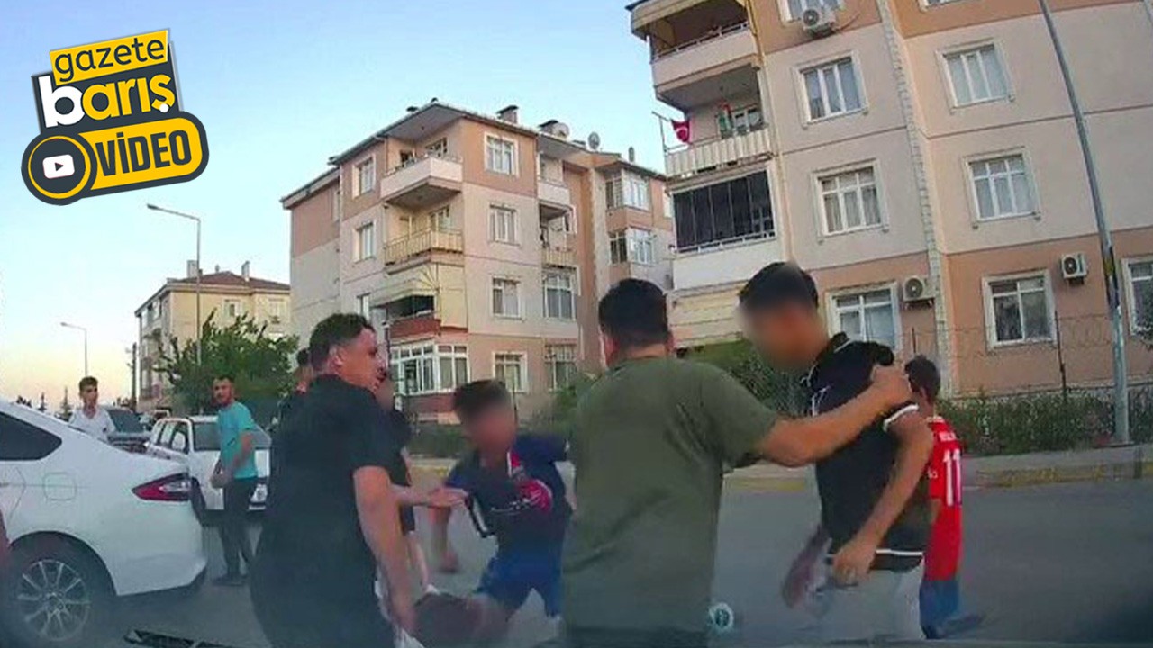 Sokak ortasında kavga ettiler!