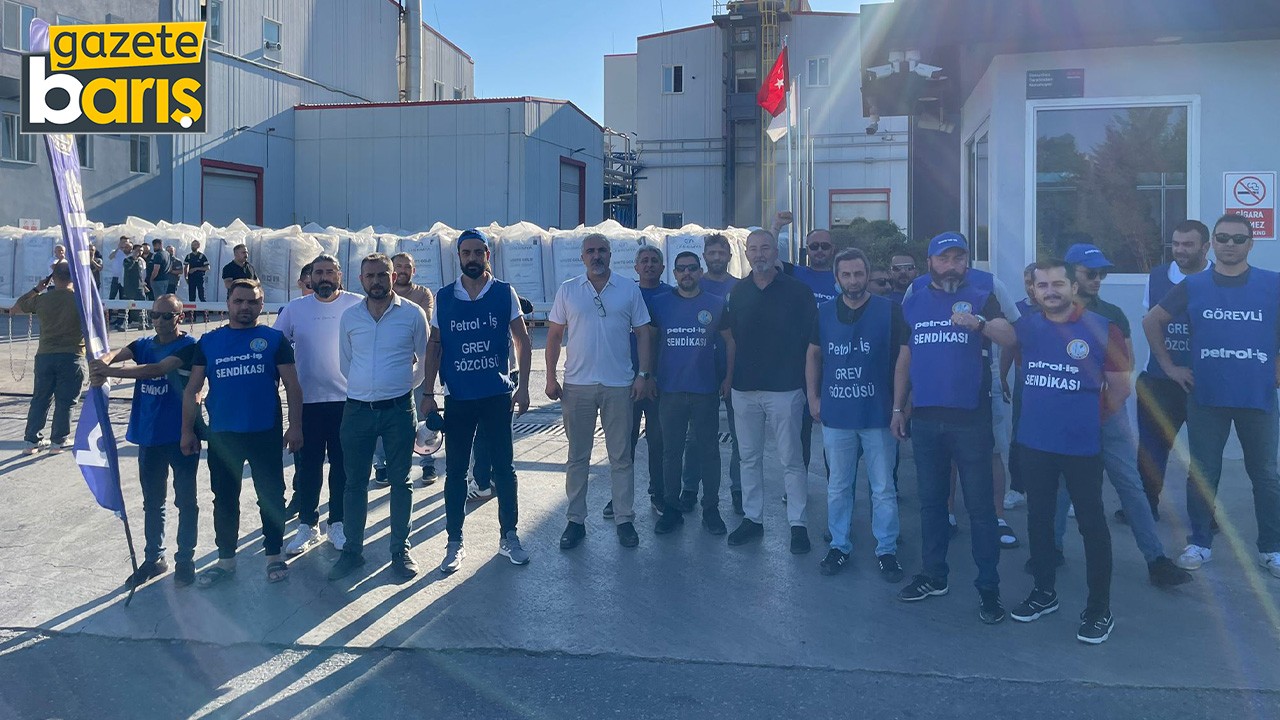 İşçiler işten atılan arkadaşları için fabrikayı kapattılar