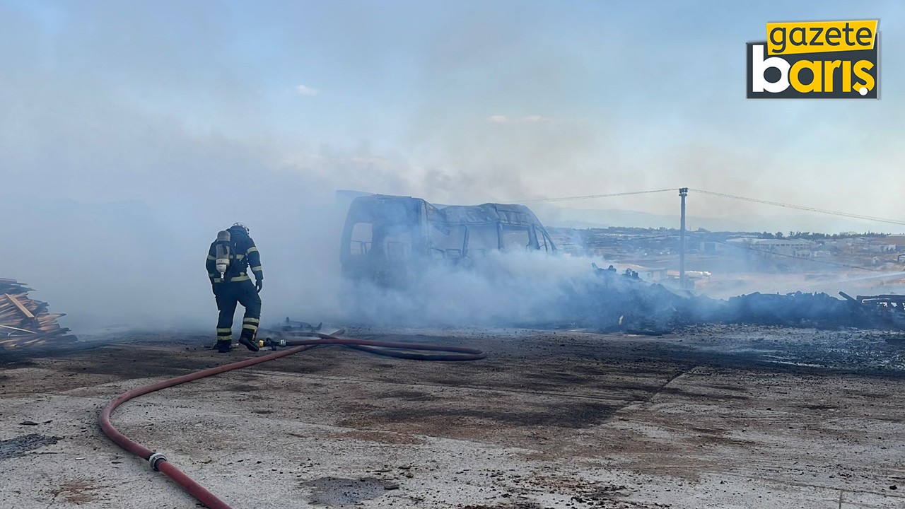 Gebze’de korkutan depo yangını!