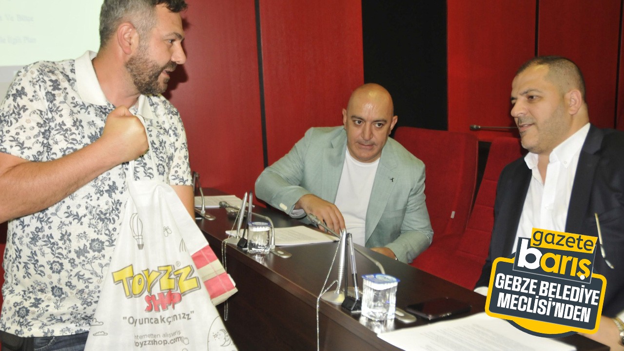 Gebze meclisinde hurma dağıtıldı