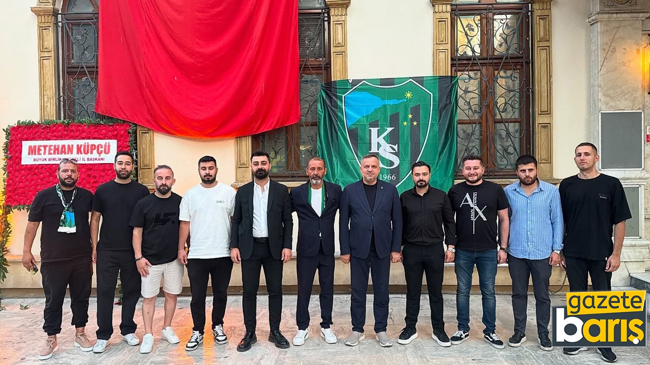 Dokuzlar ve CHP’li gençler aynı karede