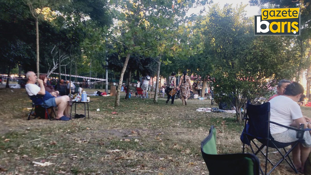 Körfezliler pazarı sahilde geçiriyor