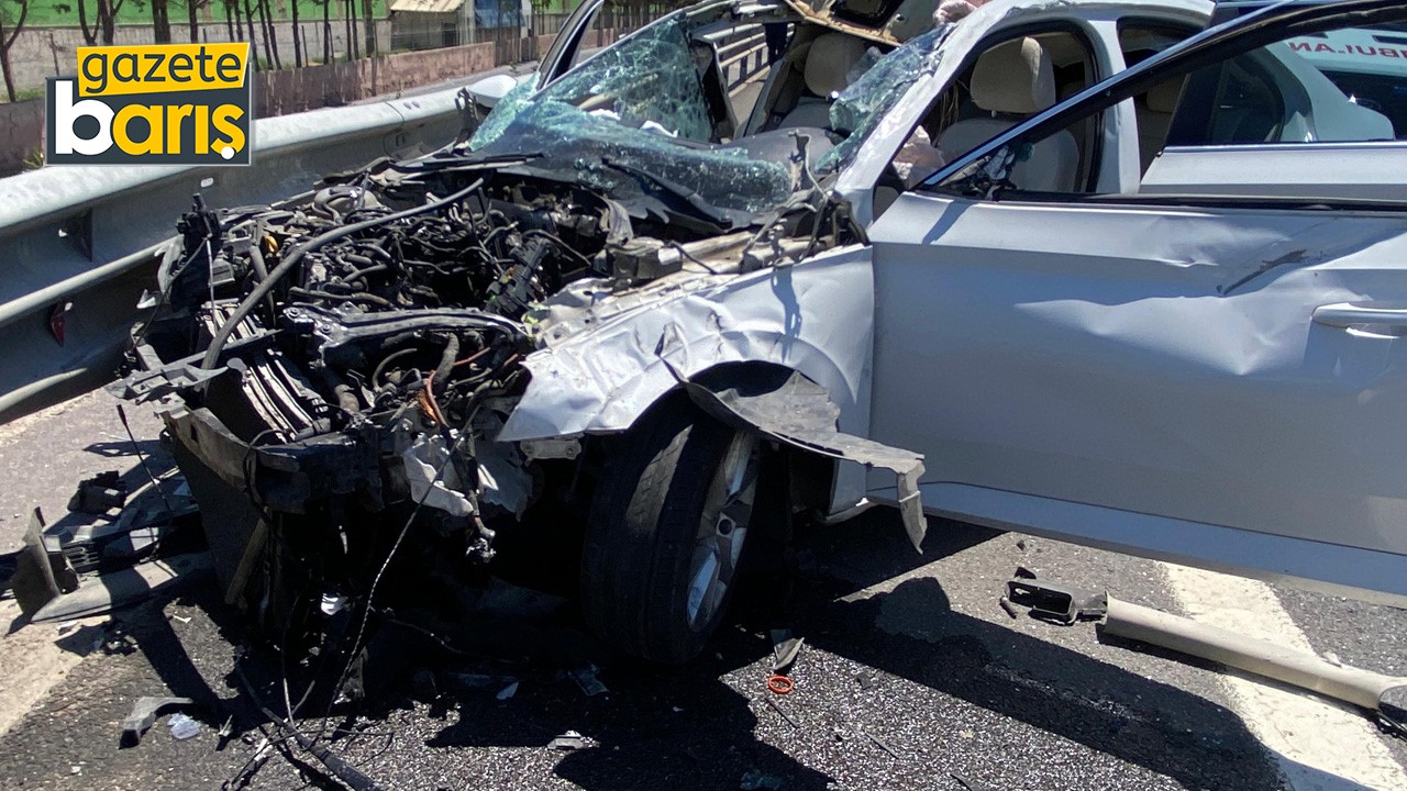 Kocaeli’de otomobilin tavanı koptu: Yaralılar var