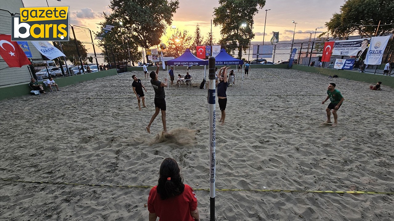 Gölcük'te voleybol turnuvası başladı