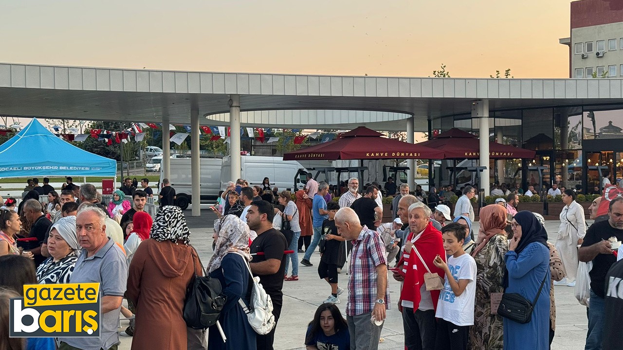 Kuyruk oldular: 15 Temmuz anmasında her yıl aynı manzara