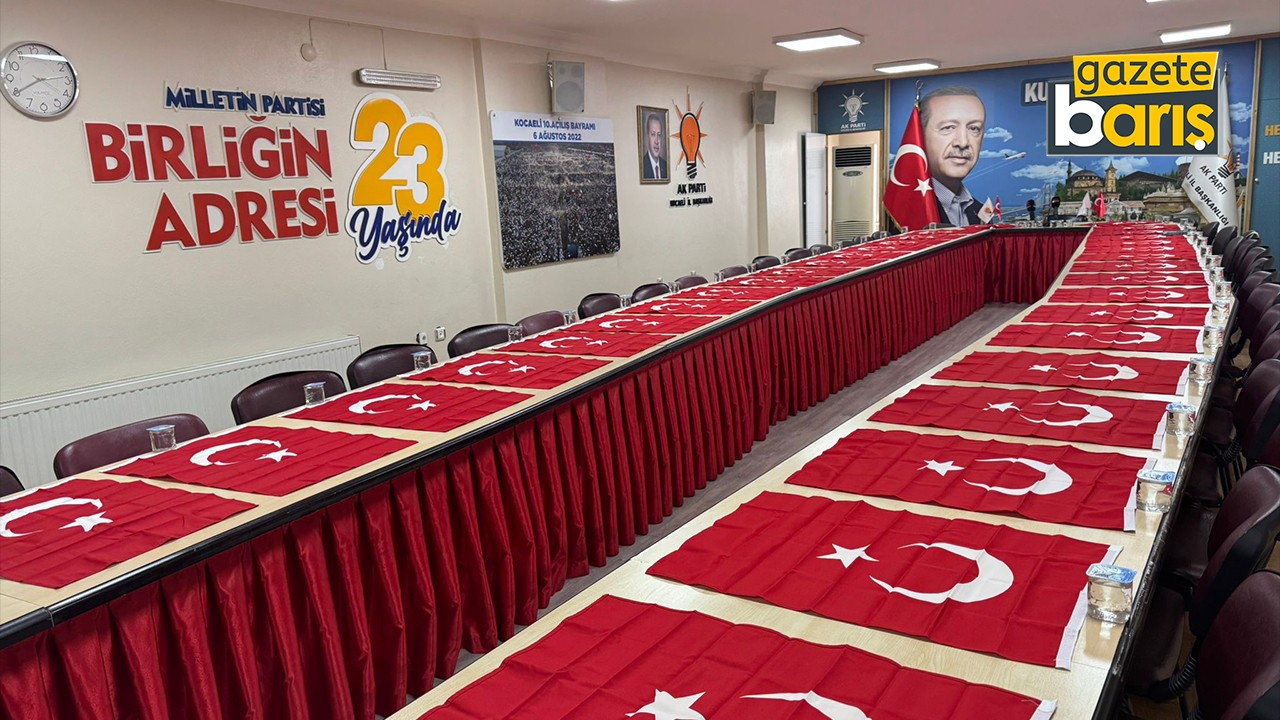 AKP Kocaeli’den bir Türk bayrağı hamlesi daha