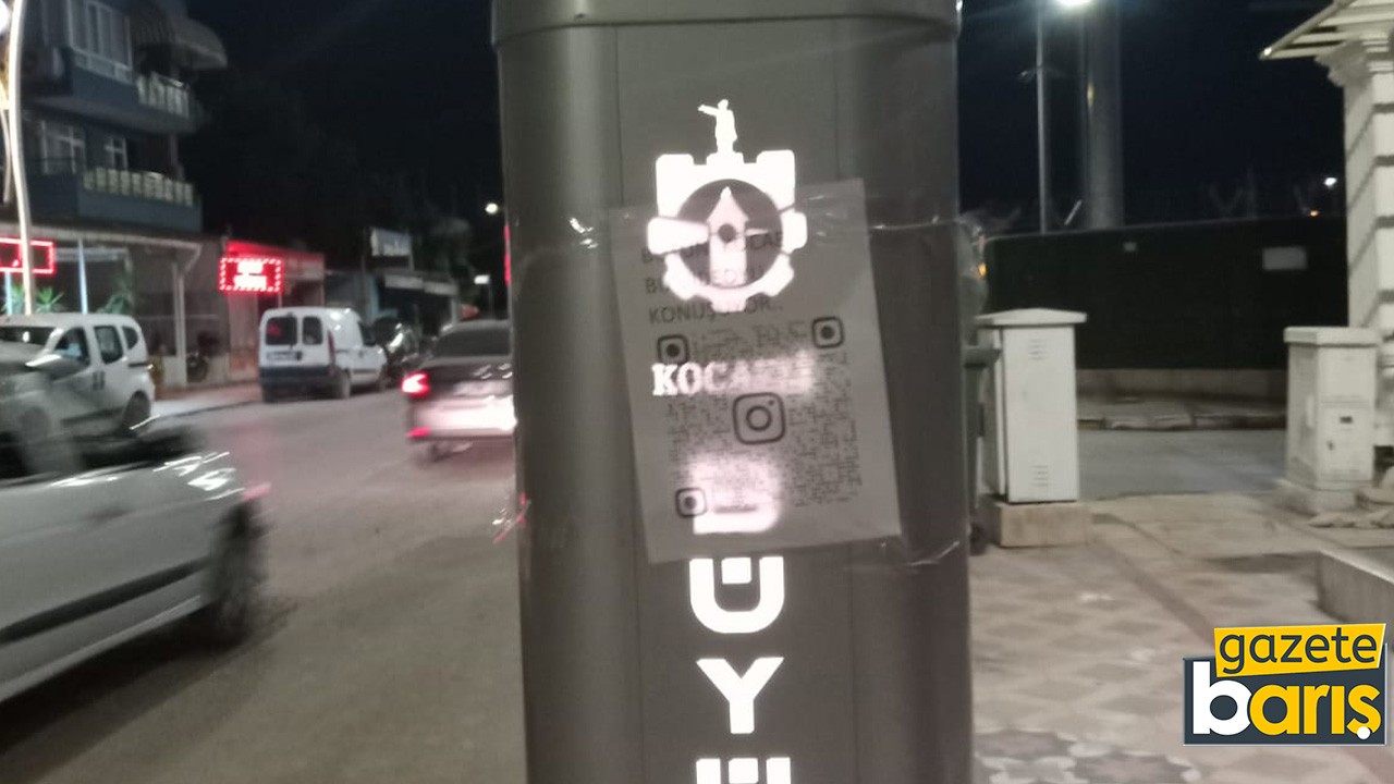 Kocaeli’de sokaklara asılan karekodlu kağıt gündem oldu