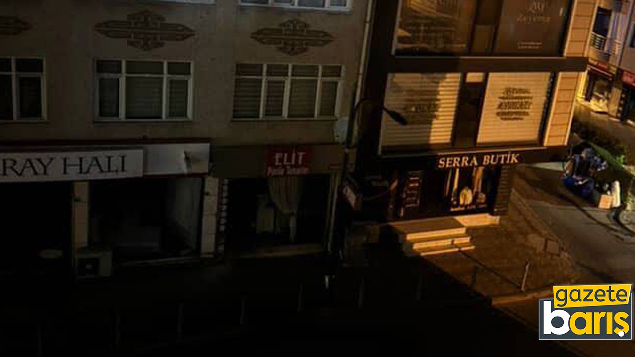 Bozuk sokak lambası mahalleliyi karanlıkta bıraktı