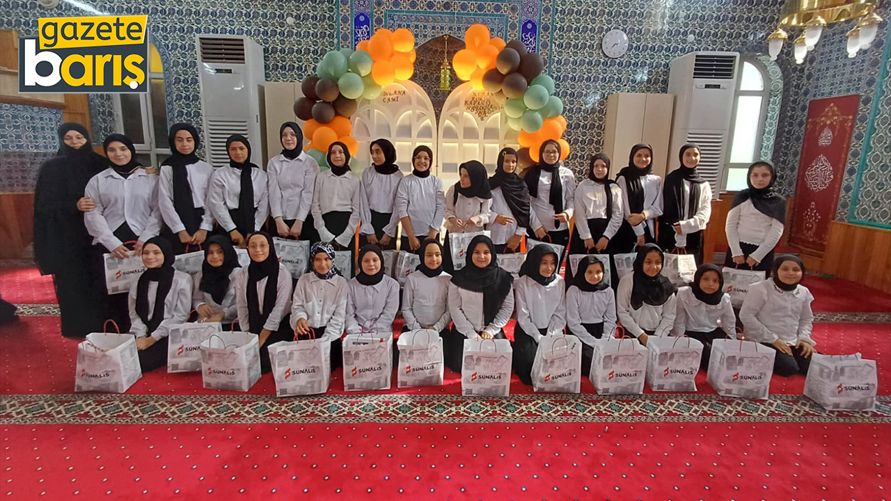 Kur’an kursuna katılan 160 öğrenciye ödül dağıtıldı