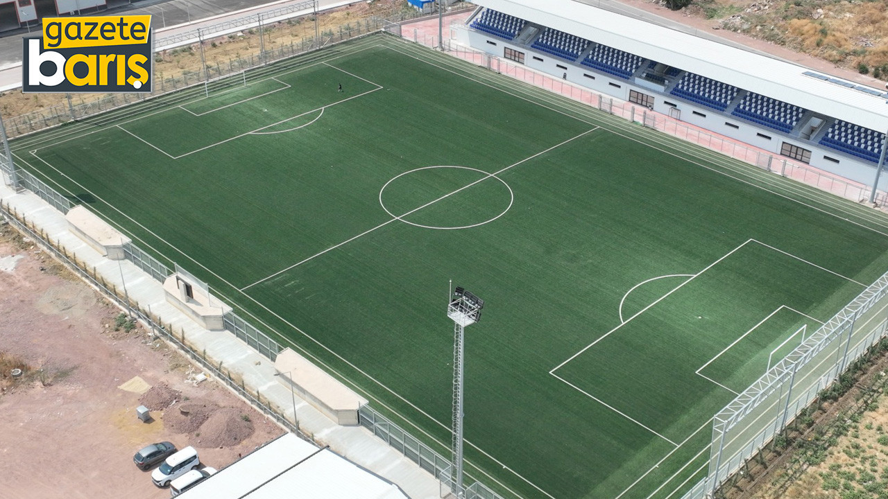 Kocaeli’de gençlere FİFA onaylı futbol sahası