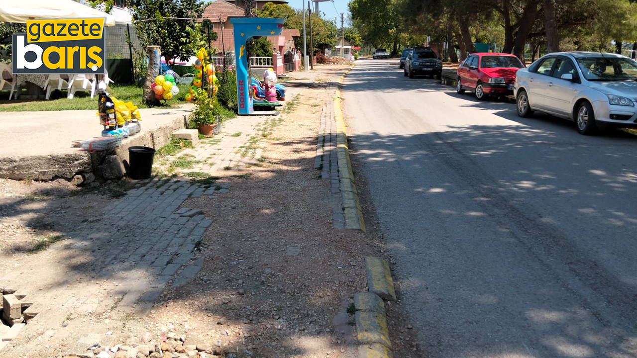 Kartepe’de kaldırımlar aylardır onarılmıyor