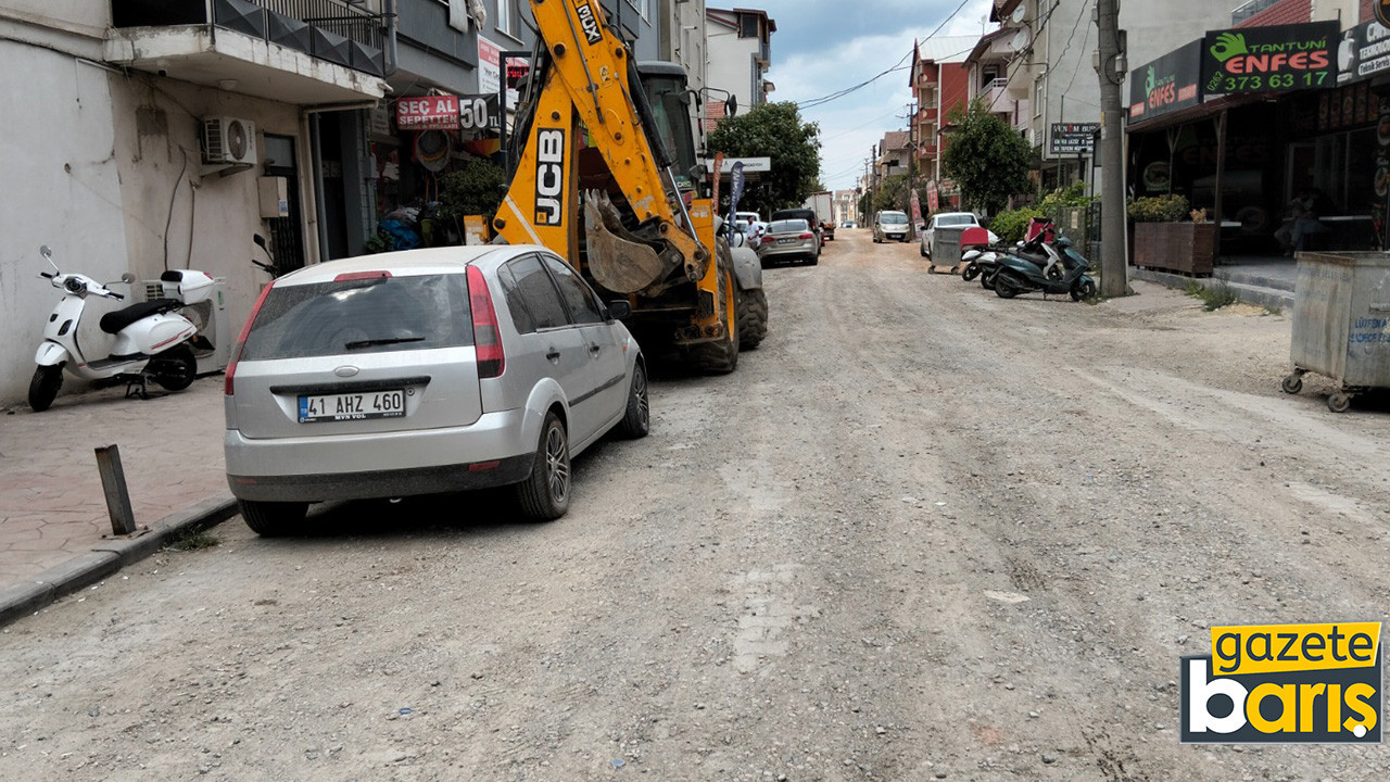 Kartepe İstasyon Mahallesi'nde sokaklar aylardır yapılmayı bekliyor