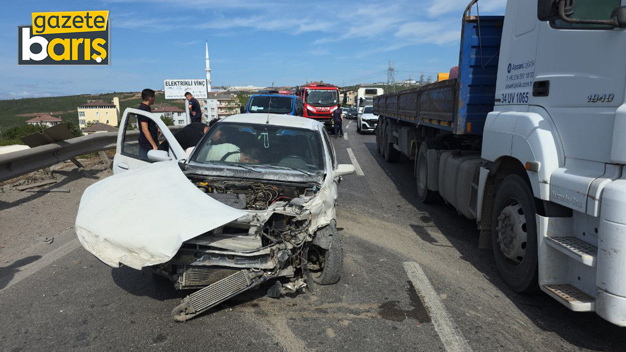 Kocaeli'de otomobil bariyere çarptı: 4 yaralı