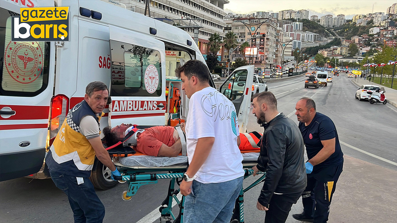 İzmit'te kontrolden çıkan motosiklet yön levhasına çarptı