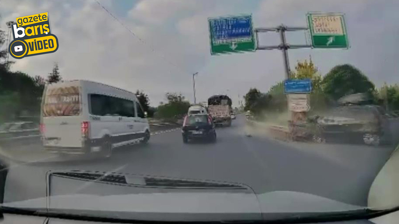 Kocaeli’de feci kaza: Otomobil demir bariyerlere girdi