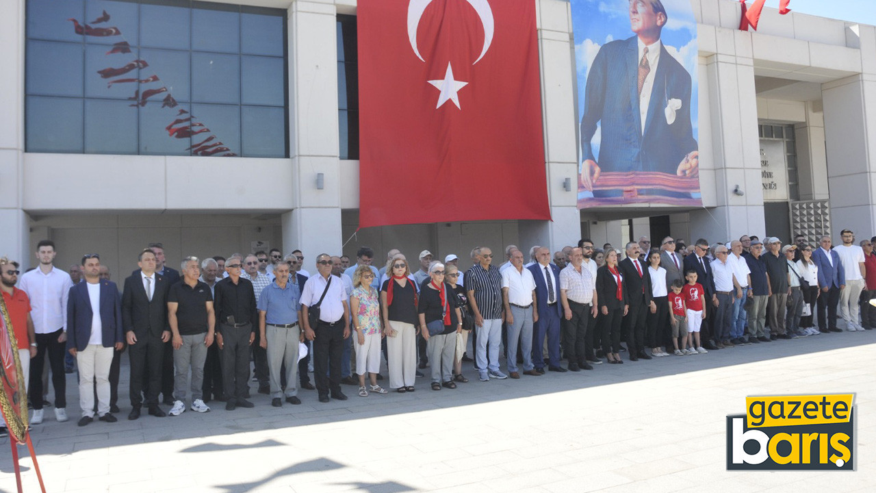 CHP Gebze’den alternatif çelenk sunma töreni