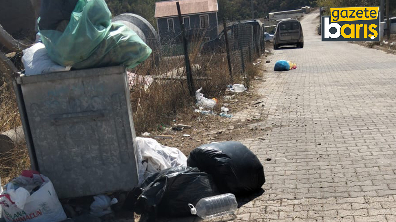 Körfez Elmacık Köyü’nde çöpler yollara taştı