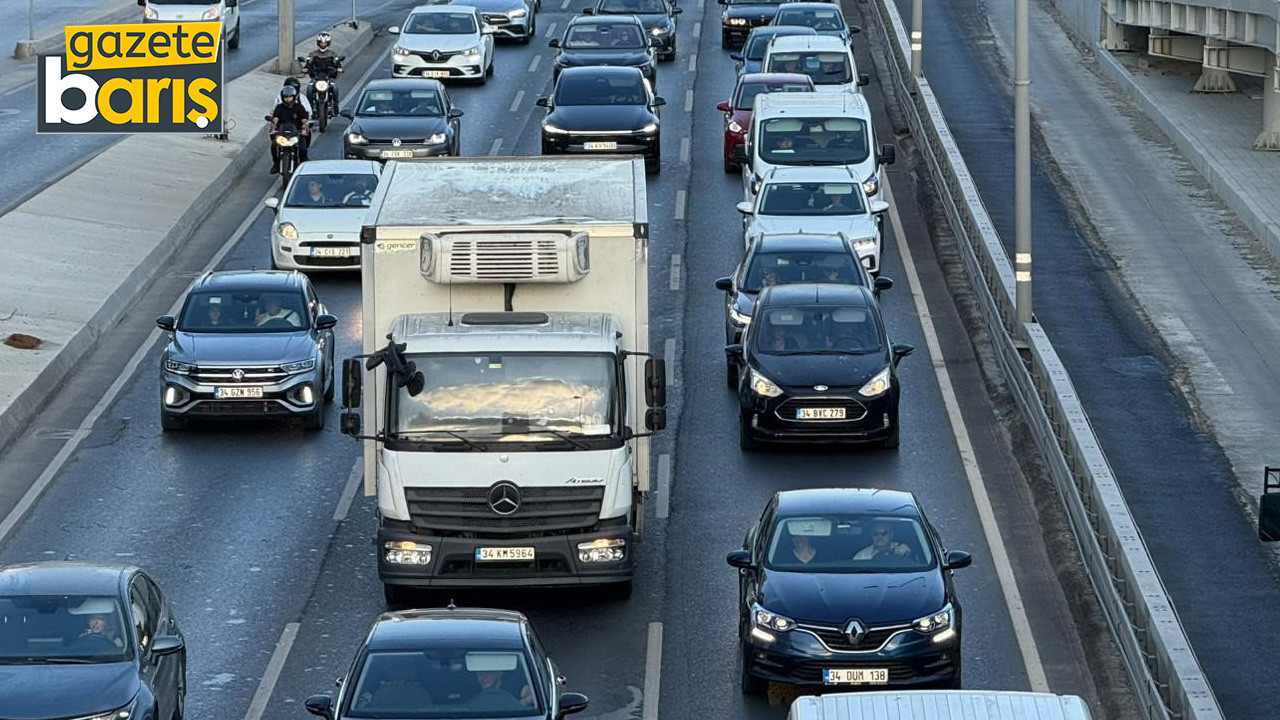 Okullarda uyum haftası başladı, trafik yoğunluğu oluştu