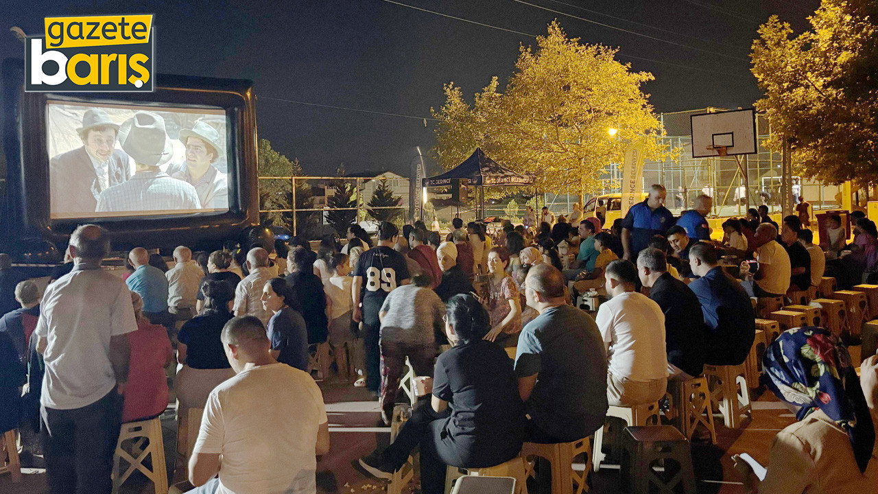 Derince’de açık havada sinema keyfi