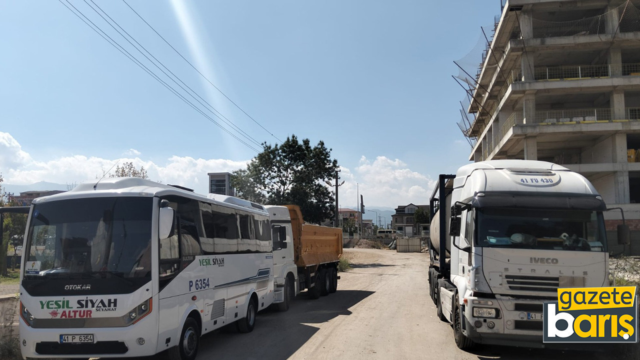 Kartepe'de kaldırım eksikliği: Vatandaşlar okul açılmadan kaldırım istiyor