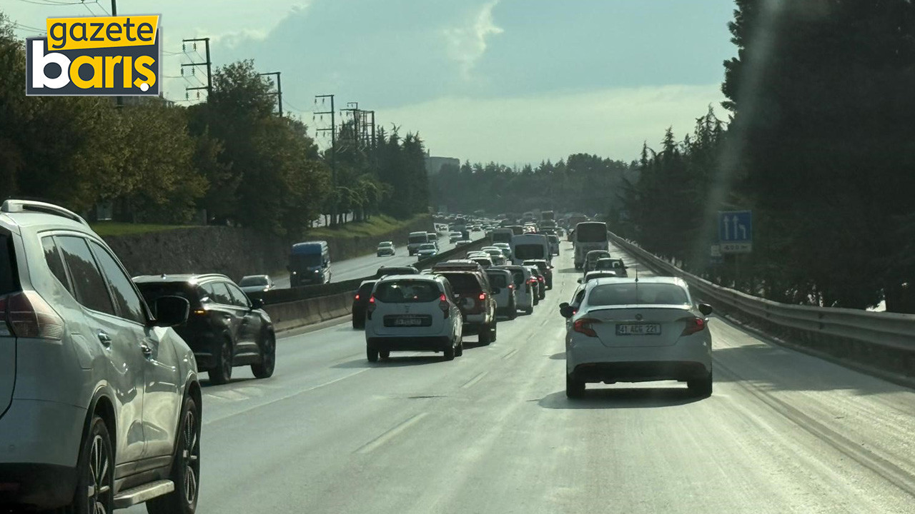 Okullar açıldı Kocaeli’de trafik yine felç oldu