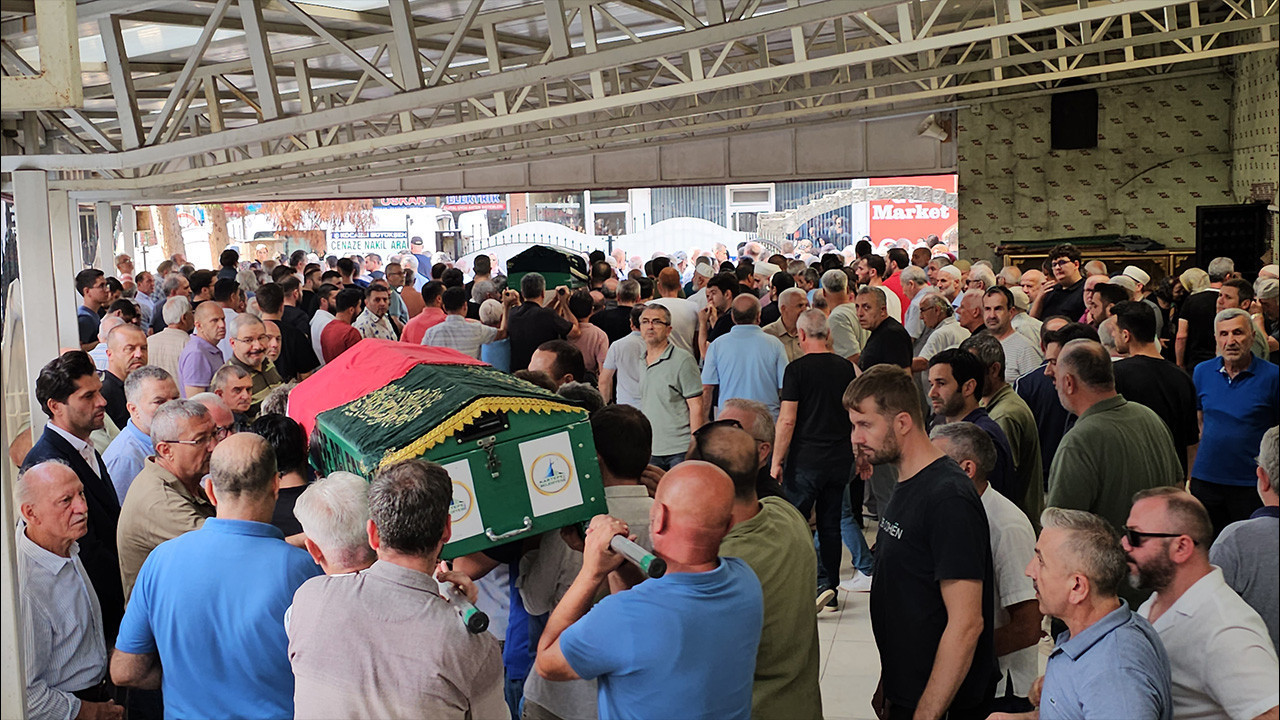 Kocaeli’de kıskanç sevgili dehşetinde ölen abla - kardeş toprağa verildi!
