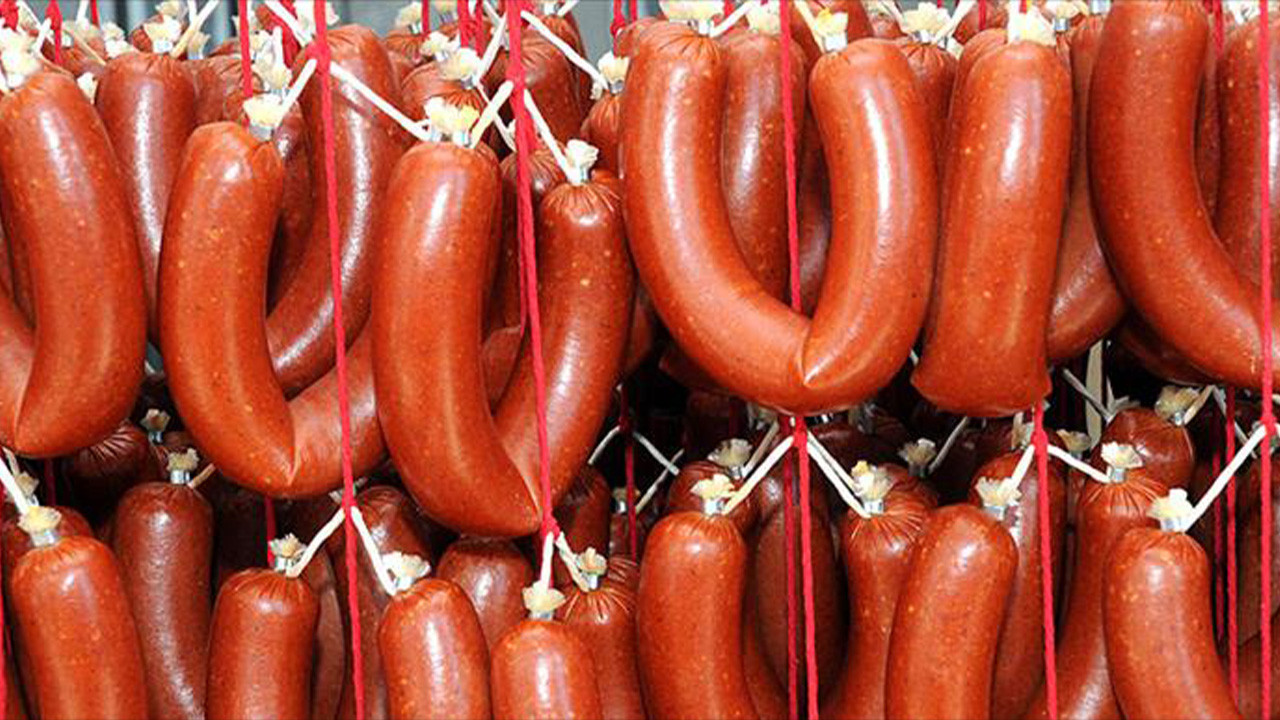 Marketlerde satılan 12 sucuk markası hileli çıktı!