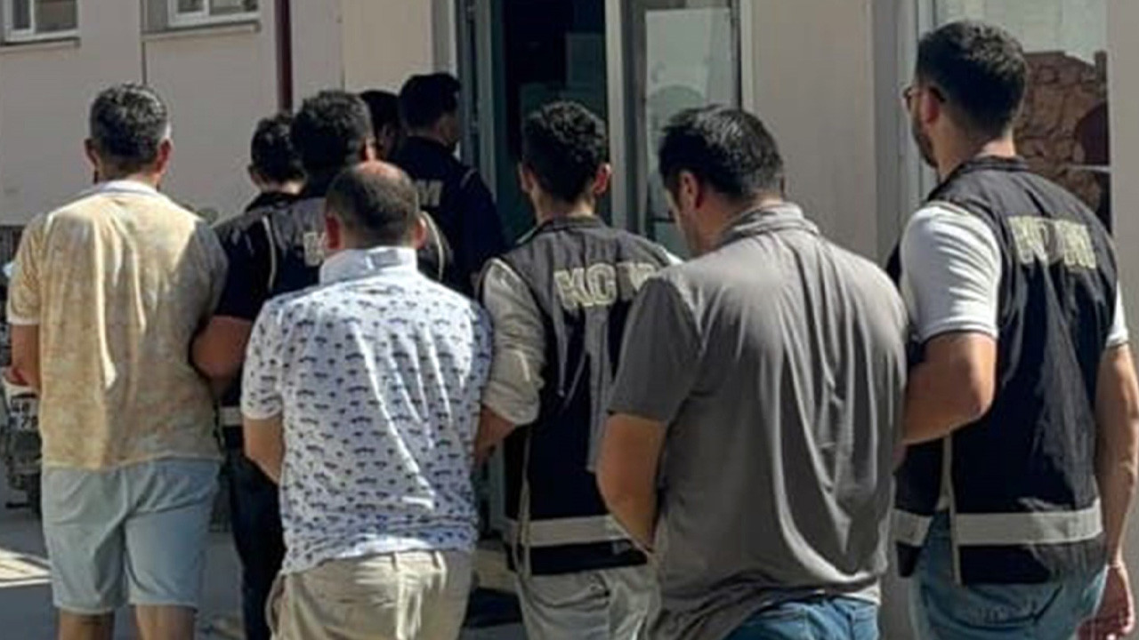 Yunanistan'a kaçarken yakalandılar