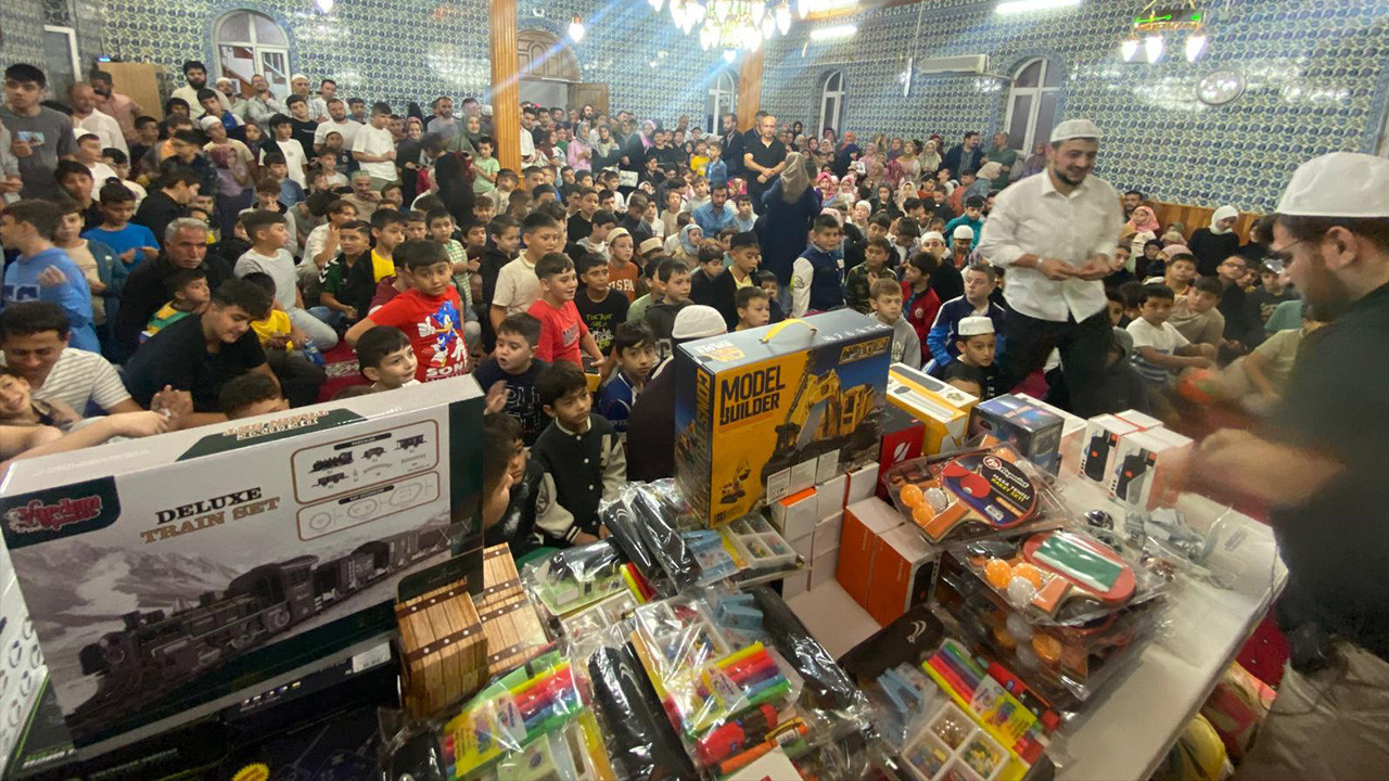 Çekilişli sabah namazı buluşmasına yoğun katılım