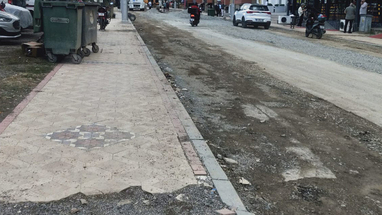 Yollar delik deşik: Körfez’de altyapı çalışmaları bitmek bilmedi