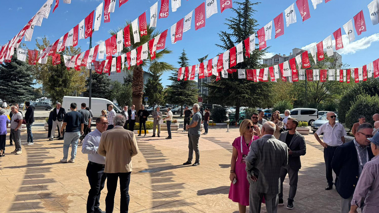 Kapıda karşıladı: CHP İzmit’te ikramlar Hürriyet’ten
