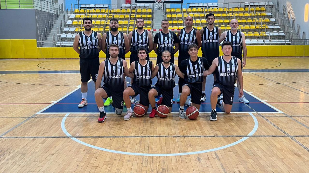 İzmit Akademi Basketbol'dan muhteşem geri dönüş
