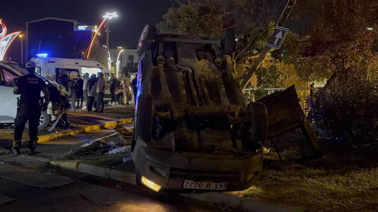 Kocaeli'de ticari araç takla attı: Çok sayıda yaralı