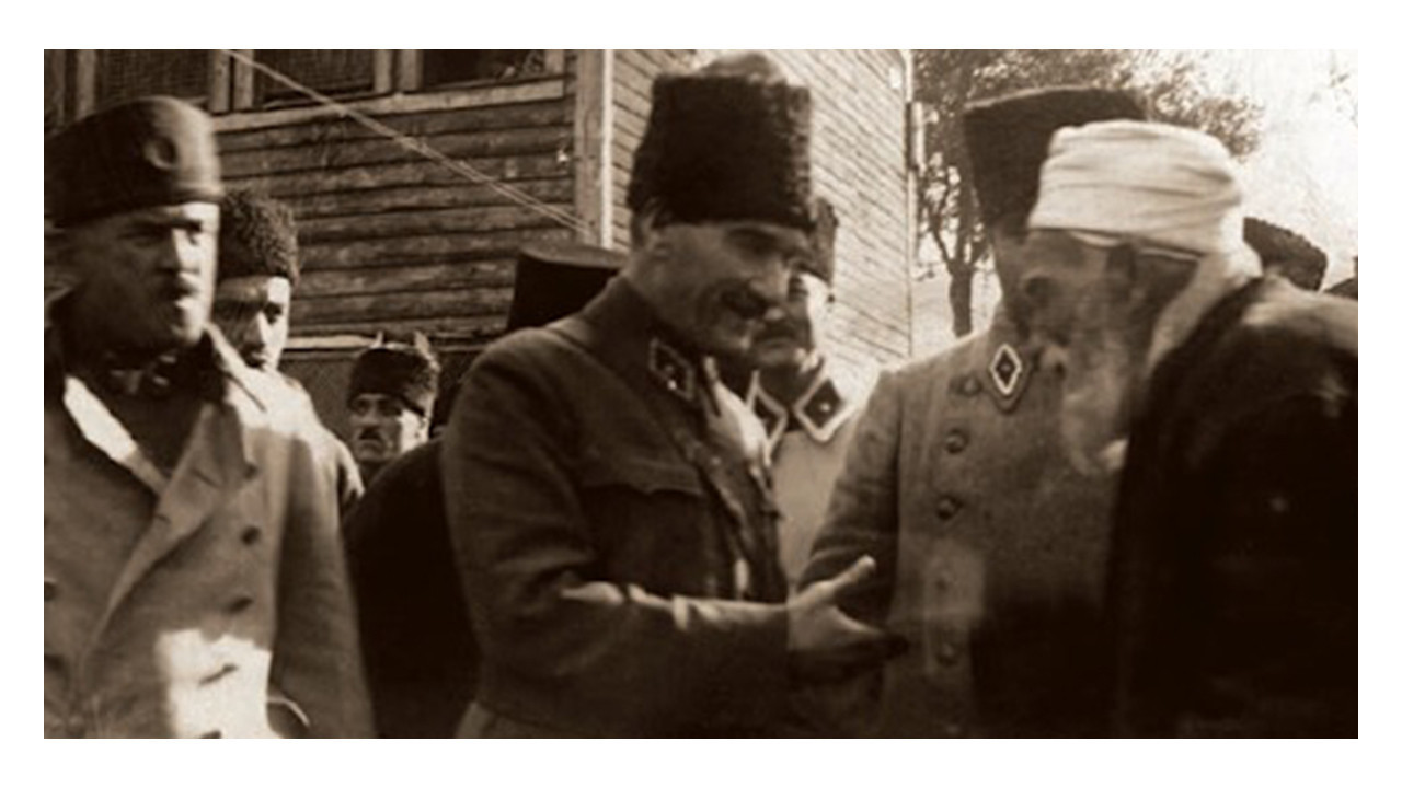 18 Ocak 1923: Atatürk İzmit sokaklarında