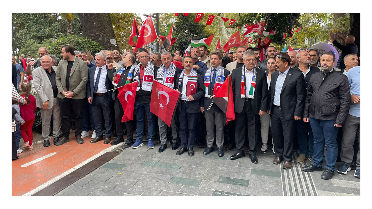 AKP CHP omuz omuza. İzmit’te Gazze için büyük yürüyüş