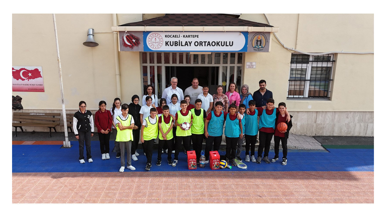 Kocaeli’de öğrenciler atık toplamak için yarıştı